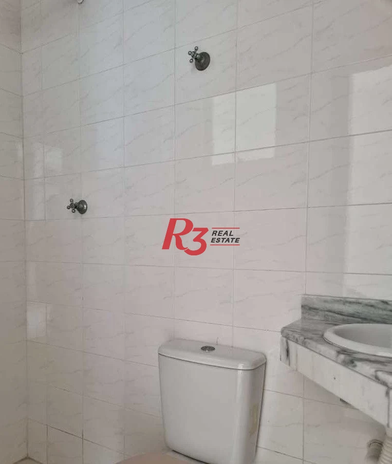Sobrado com 3 dormitórios à venda, 110 m² por R$ 650.000,00 - José Menino - Santos/SP