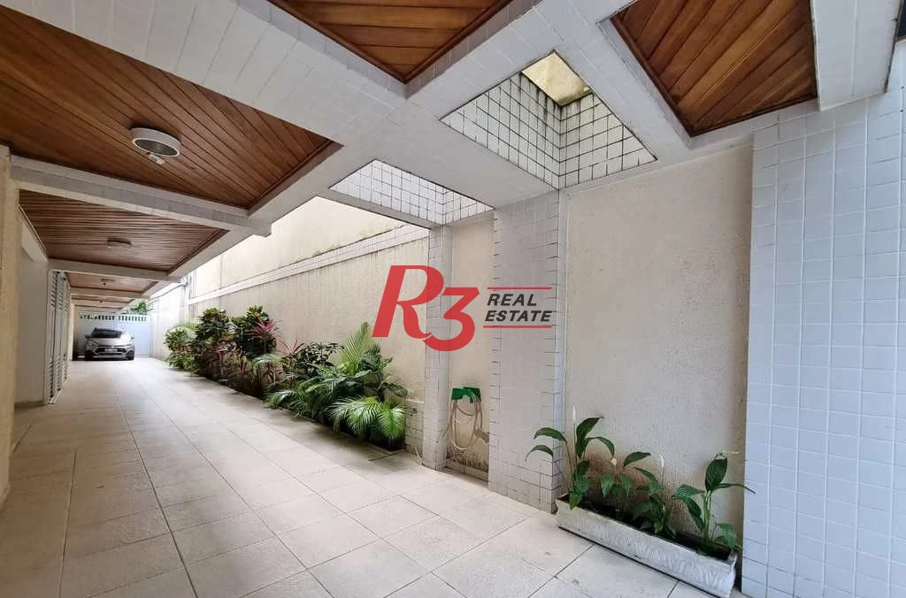 Sobrado com 3 dormitórios à venda, 110 m² por R$ 650.000,00 - José Menino - Santos/SP