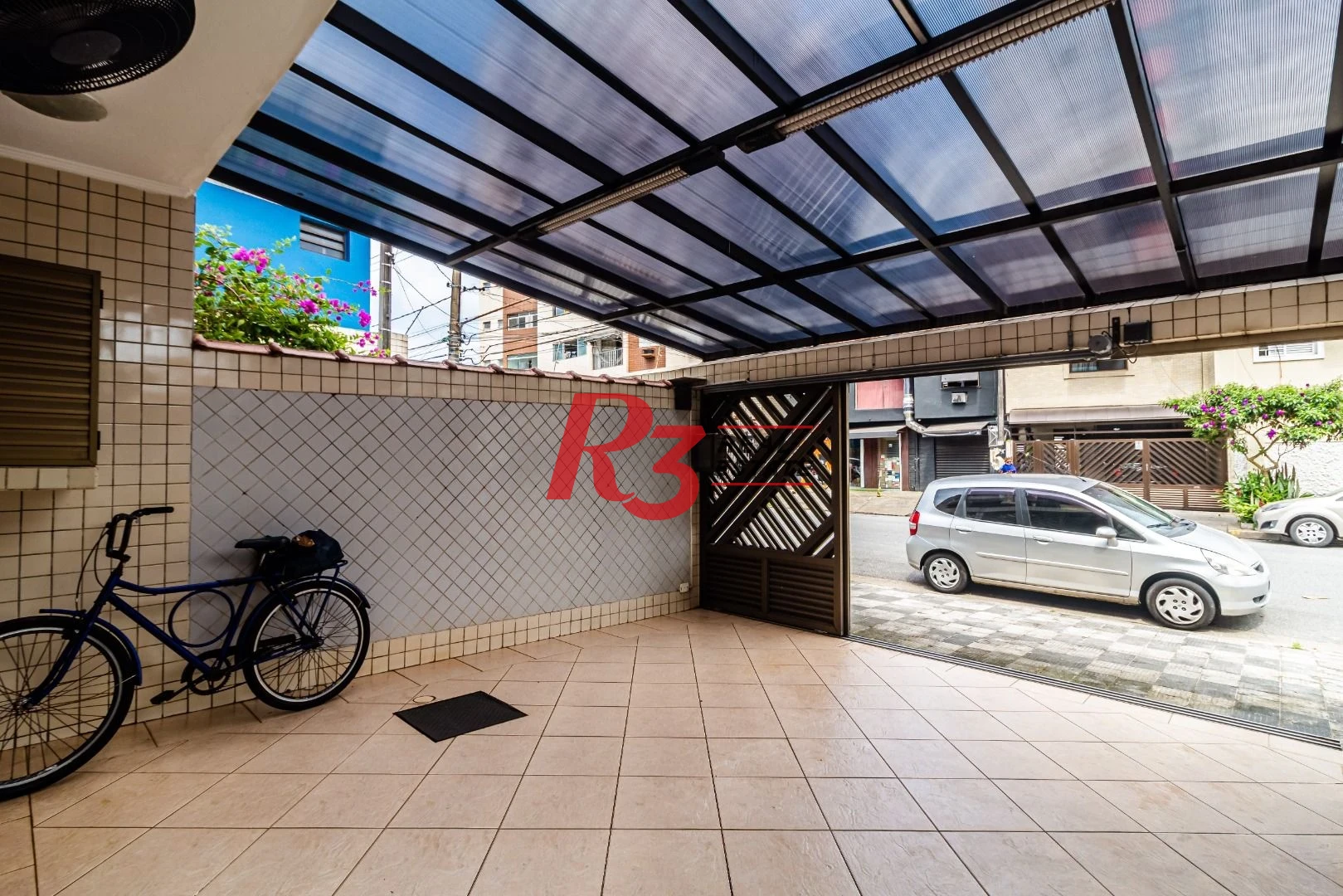 Casa com 3 dormitórios à venda, 150 m² por R$ 1.100.000,00 - Embaré - Santos/SP