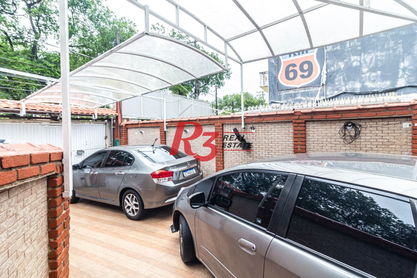 Sobrado com 3 dormitórios à venda, 139 m² por R$ 765.000,00 - Marapé - Santos/SP