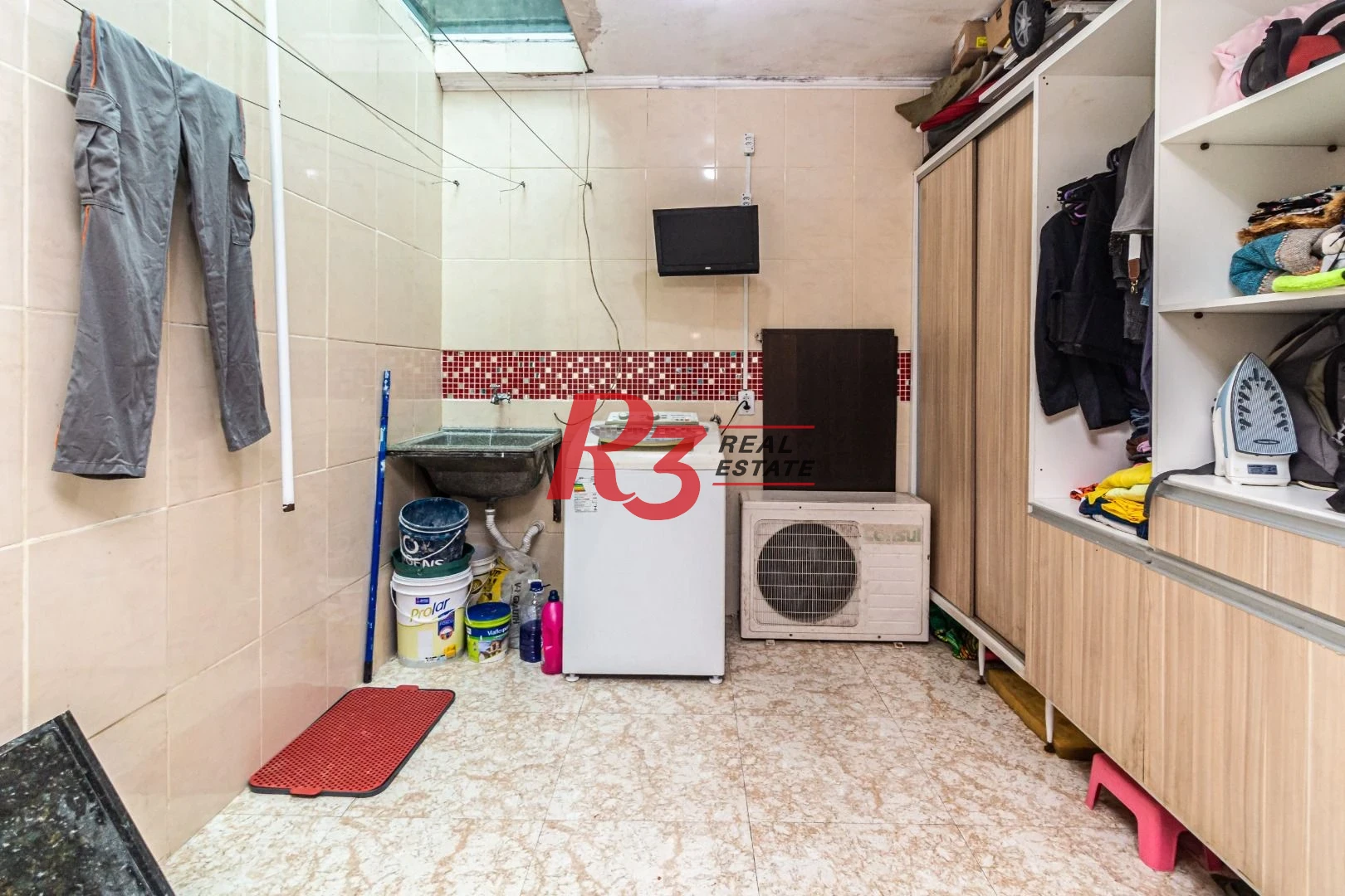 Sobrado com 3 dormitórios à venda, 139 m² por R$ 765.000,00 - Marapé - Santos/SP