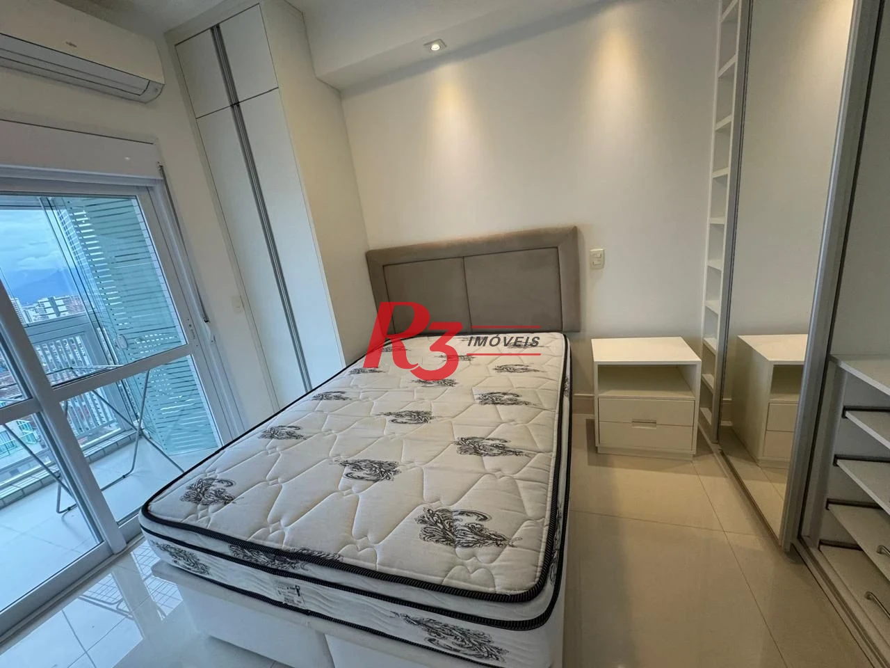 Apartamento com 1 dormitório para alugar, 57 m² por R$ 6.200,00/mês - Gonzaga - Santos/SP