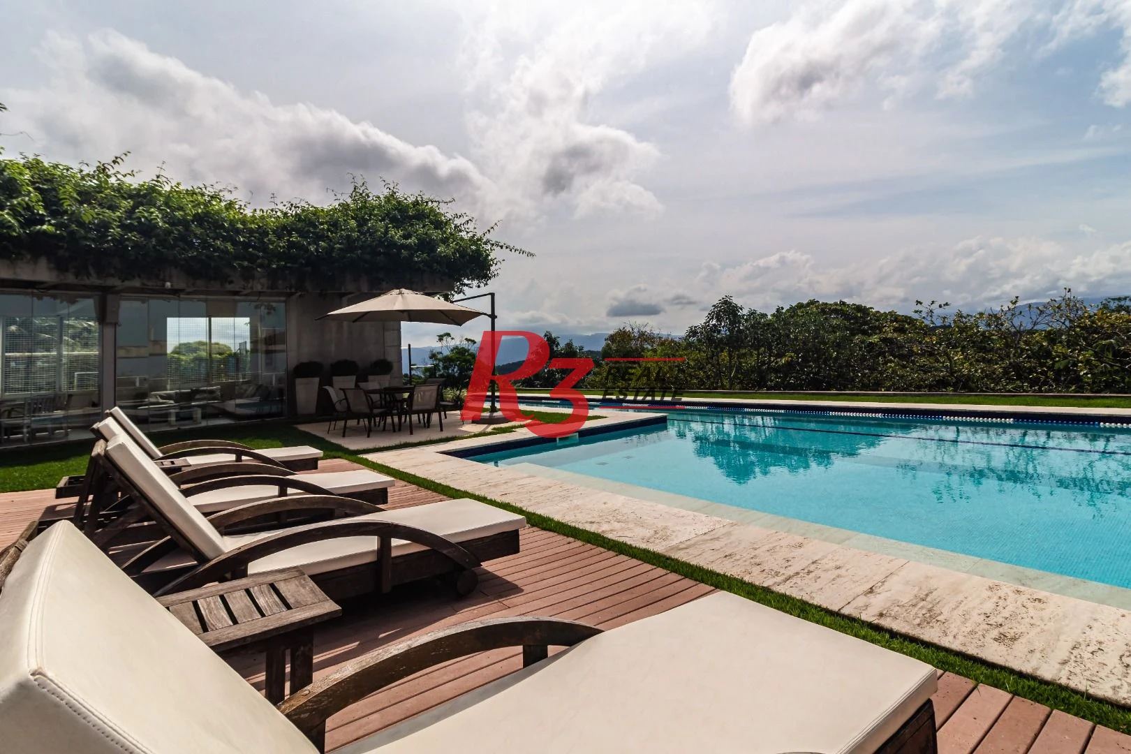 Casa no Condomínio Santa Terezinha com 5 suiítes à venda, 1200 m² - Vista espetacular
