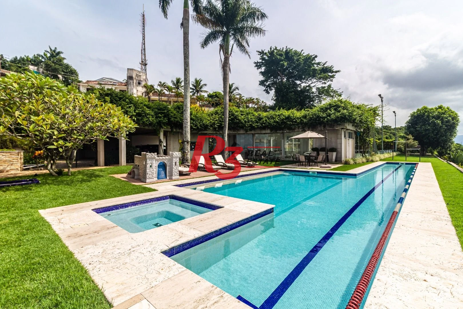 Casa no Condomínio Santa Terezinha com 5 suiítes à venda, 1200 m² - Vista espetacular