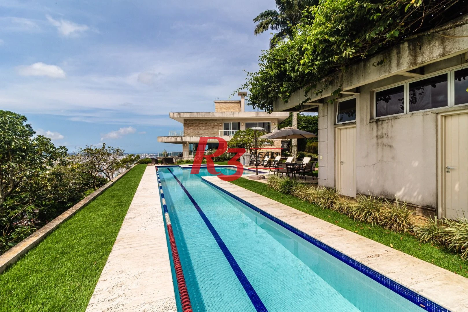 Casa no Condomínio Santa Terezinha com 5 suiítes à venda, 1200 m² - Vista espetacular