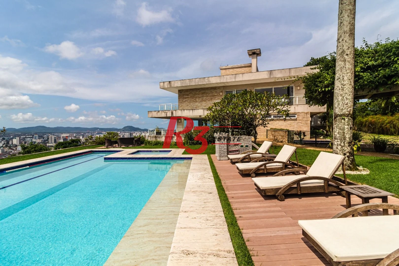 Casa no Condomínio Santa Terezinha com 5 suiítes à venda, 1200 m² - Vista espetacular