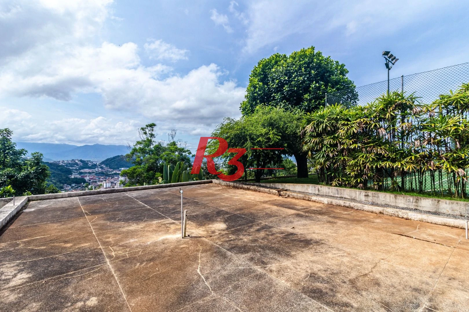 Casa no Condomínio Santa Terezinha com 5 suiítes à venda, 1200 m² - Vista espetacular