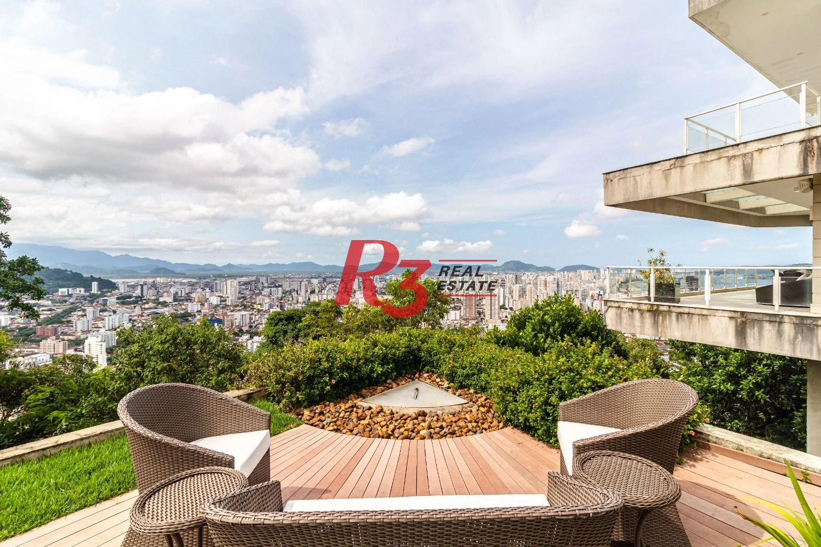 Casa no Condomínio Santa Terezinha com 5 suiítes à venda, 1200 m² - Vista espetacular