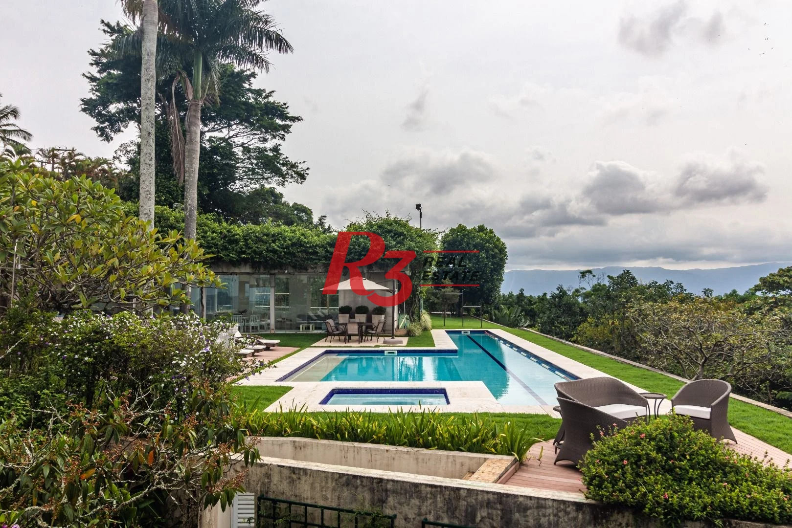 Casa no Condomínio Santa Terezinha com 5 suiítes à venda, 1200 m² - Vista espetacular