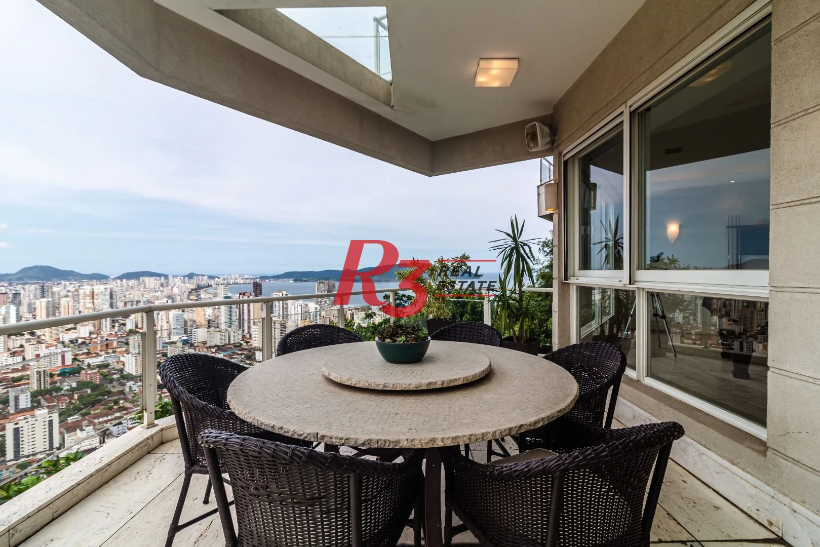 Casa no Condomínio Santa Terezinha com 5 suiítes à venda, 1200 m² - Vista espetacular