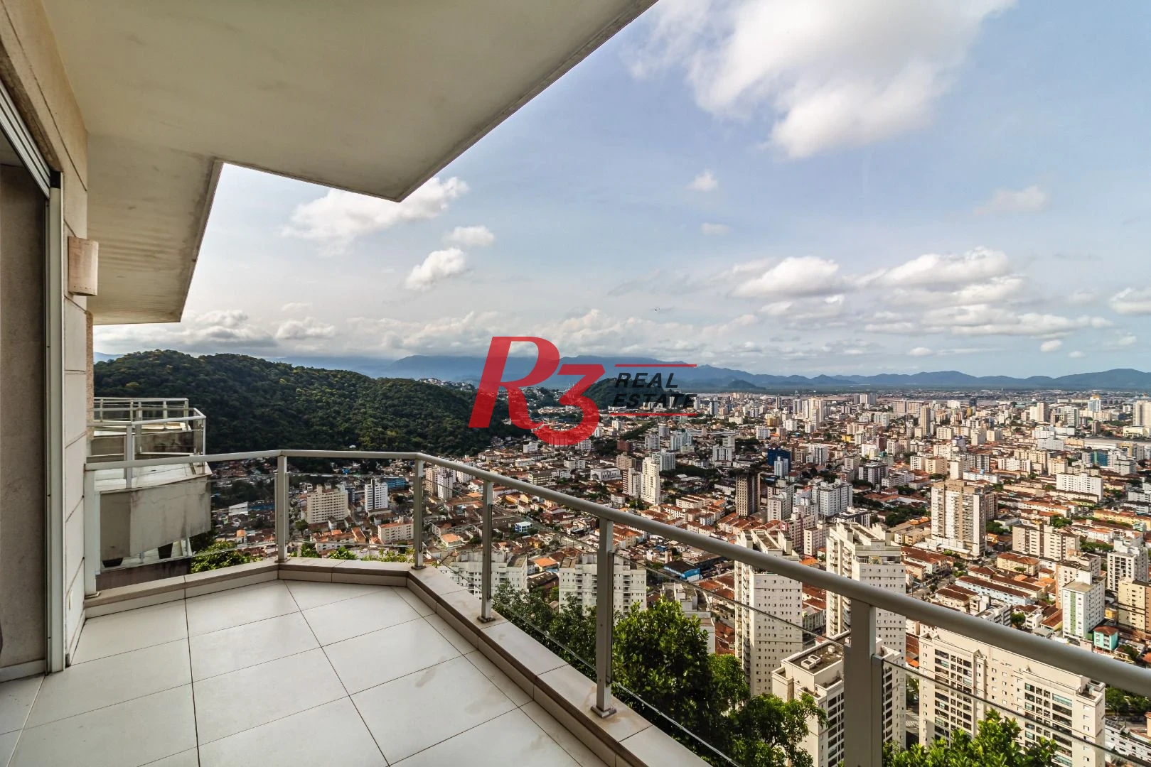 Casa no Condomínio Santa Terezinha com 5 suiítes à venda, 1200 m² - Vista espetacular