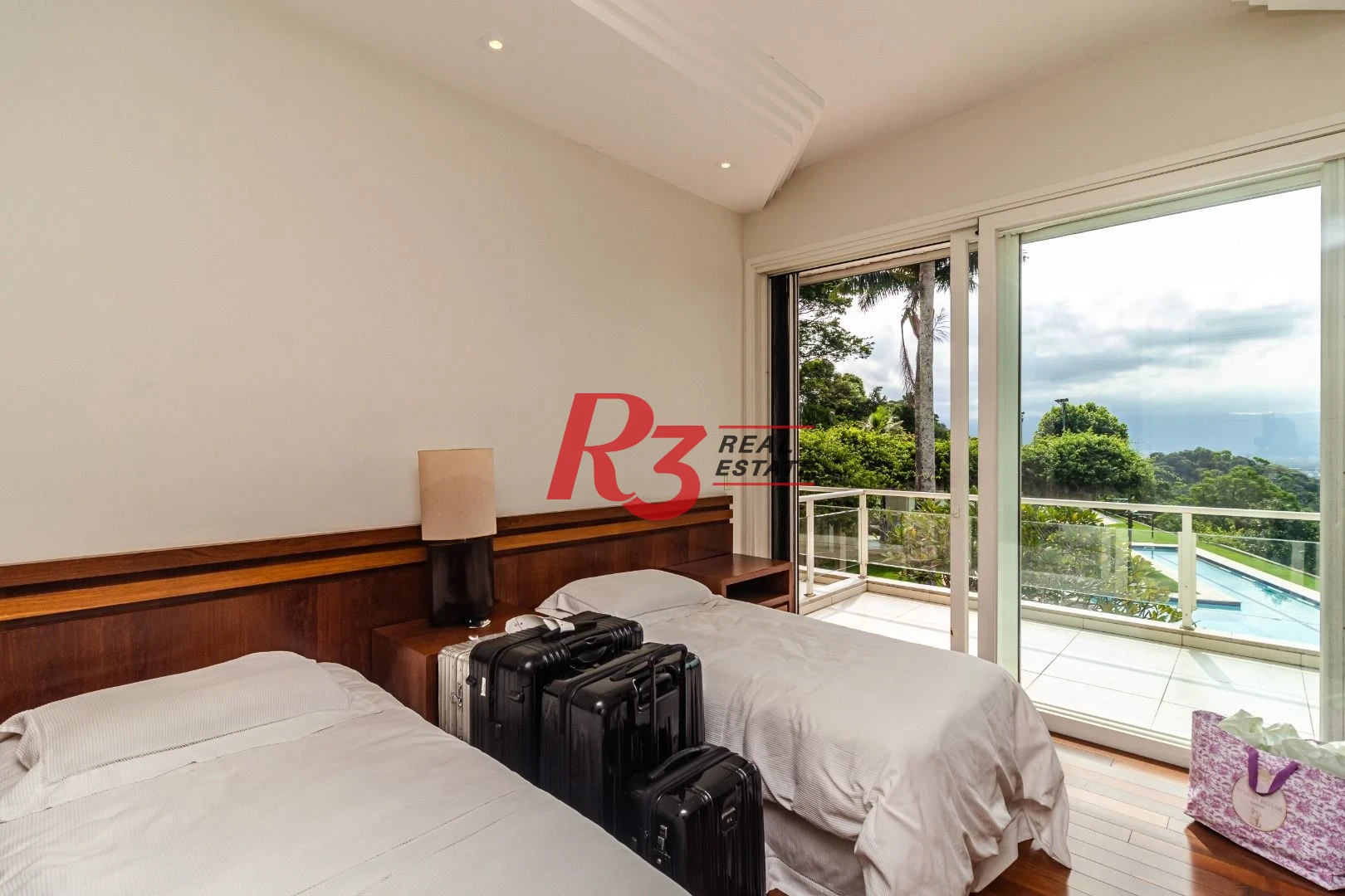 Casa no Condomínio Santa Terezinha com 5 suiítes à venda, 1200 m² - Vista espetacular