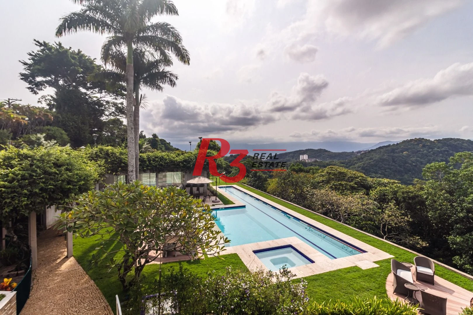 Casa no Condomínio Santa Terezinha com 5 suiítes à venda, 1200 m² - Vista espetacular