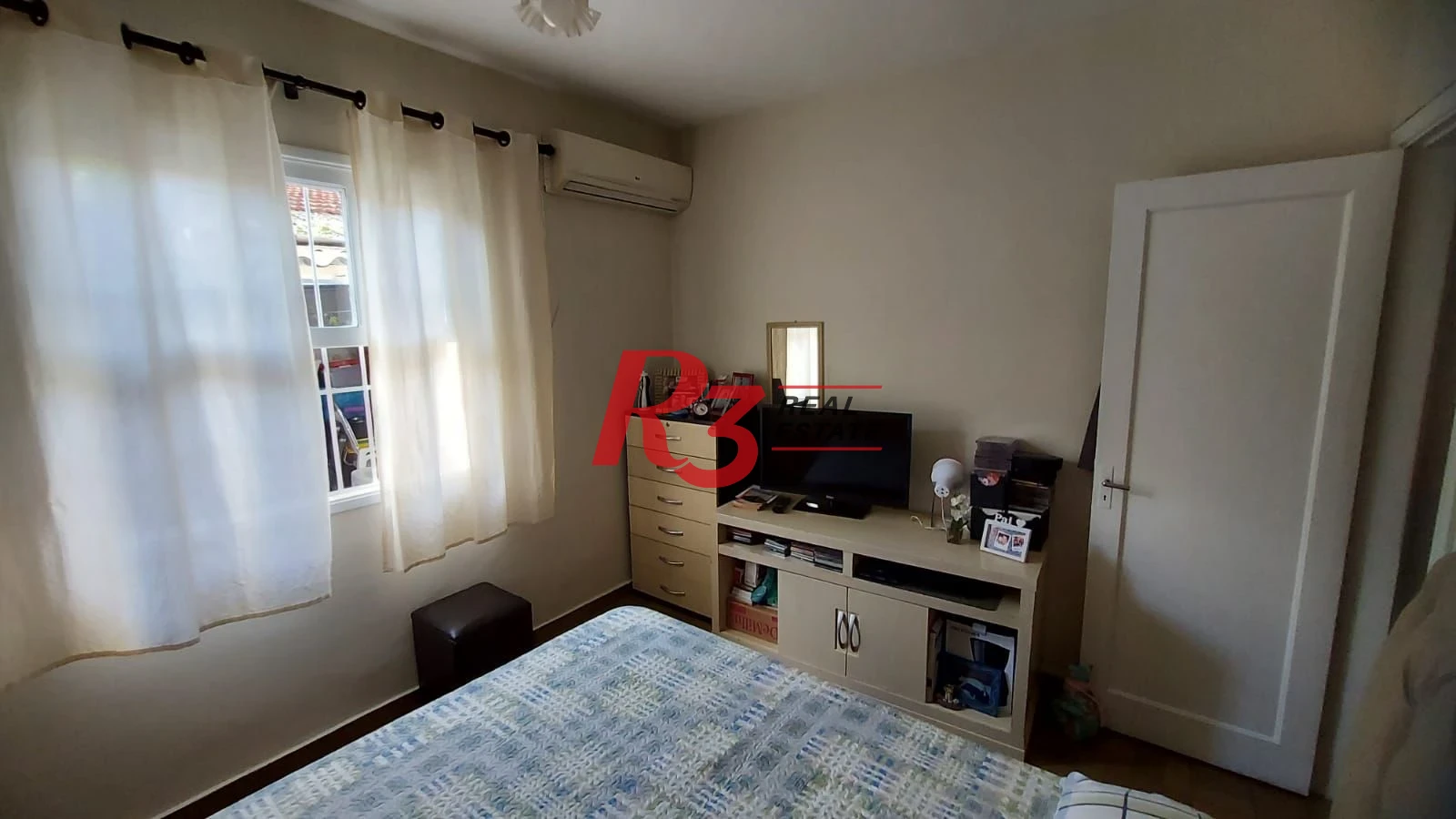 Casa térrea à venda no Parque São Vicente.