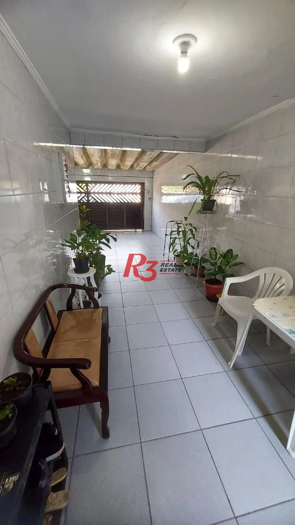 Casa térrea à venda no Parque São Vicente.