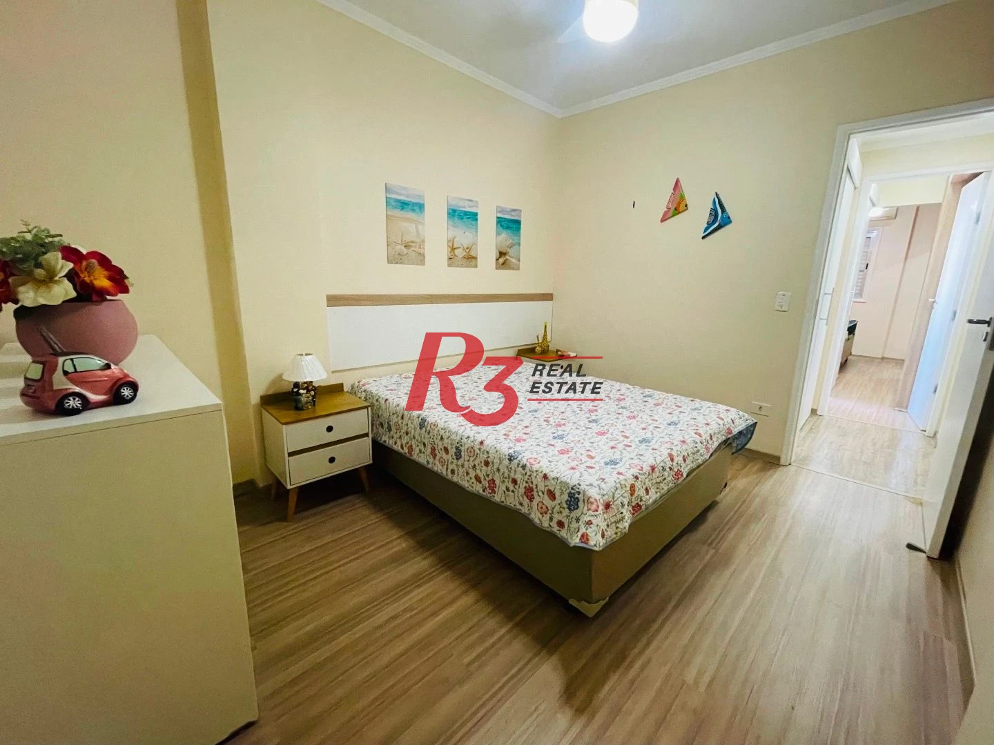 Apartamento com 2 dormitórios à venda, 65 m² por R$ 580.000,00 - Gonzaga - Santos/SP