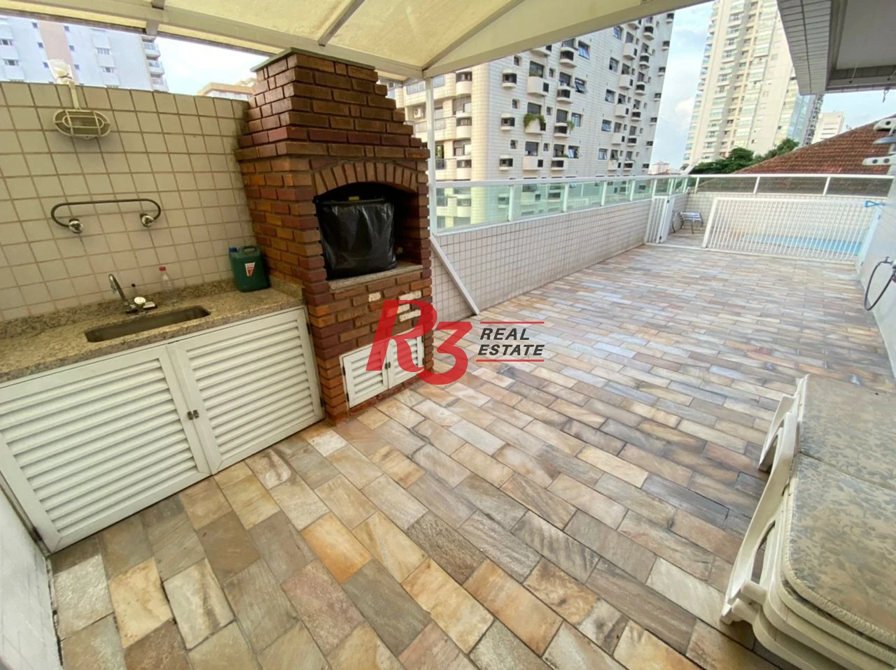 Apartamento Garden à venda no Gonzaga.