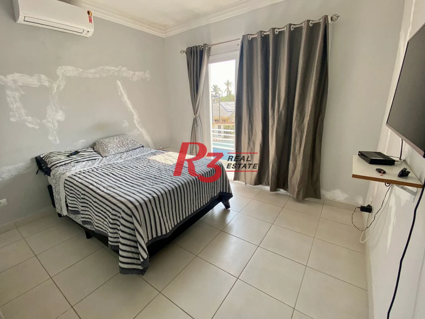 Sobrado com 4 dormitórios à venda, 173 m² - Solemar - Praia Grande/SP