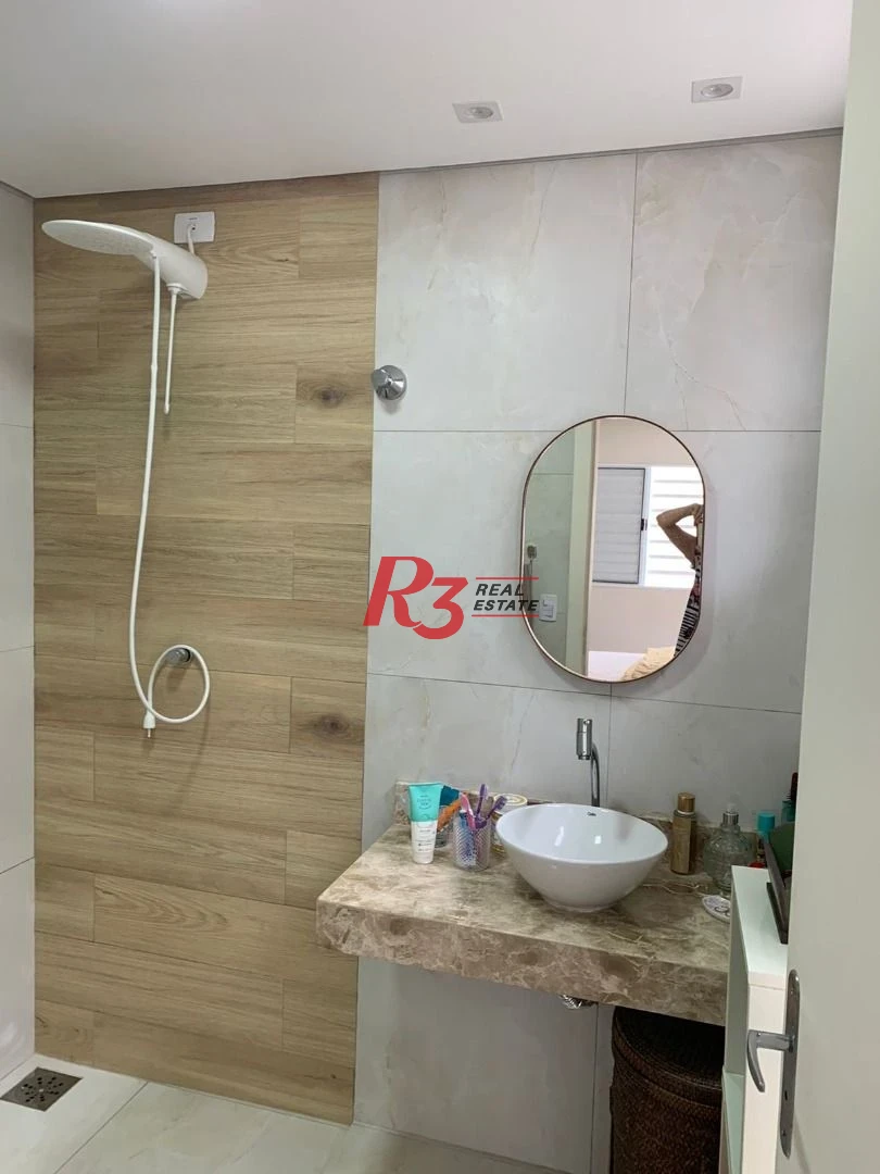 Sobrado com 3 dormitórios à venda, 138 m² por R$ 1.200.000,00 - Boqueirão - Santos/SP