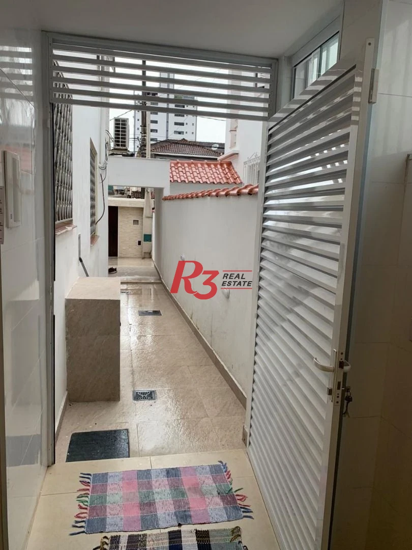 Sobrado com 3 dormitórios à venda, 138 m² por R$ 1.200.000,00 - Boqueirão - Santos/SP