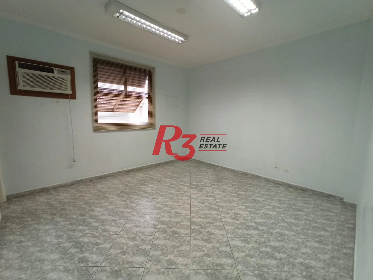 Sobrado com 4 dormitórios para alugar, 220 m² por R$ 12.000,00/mês - Embaré - Santos/SP