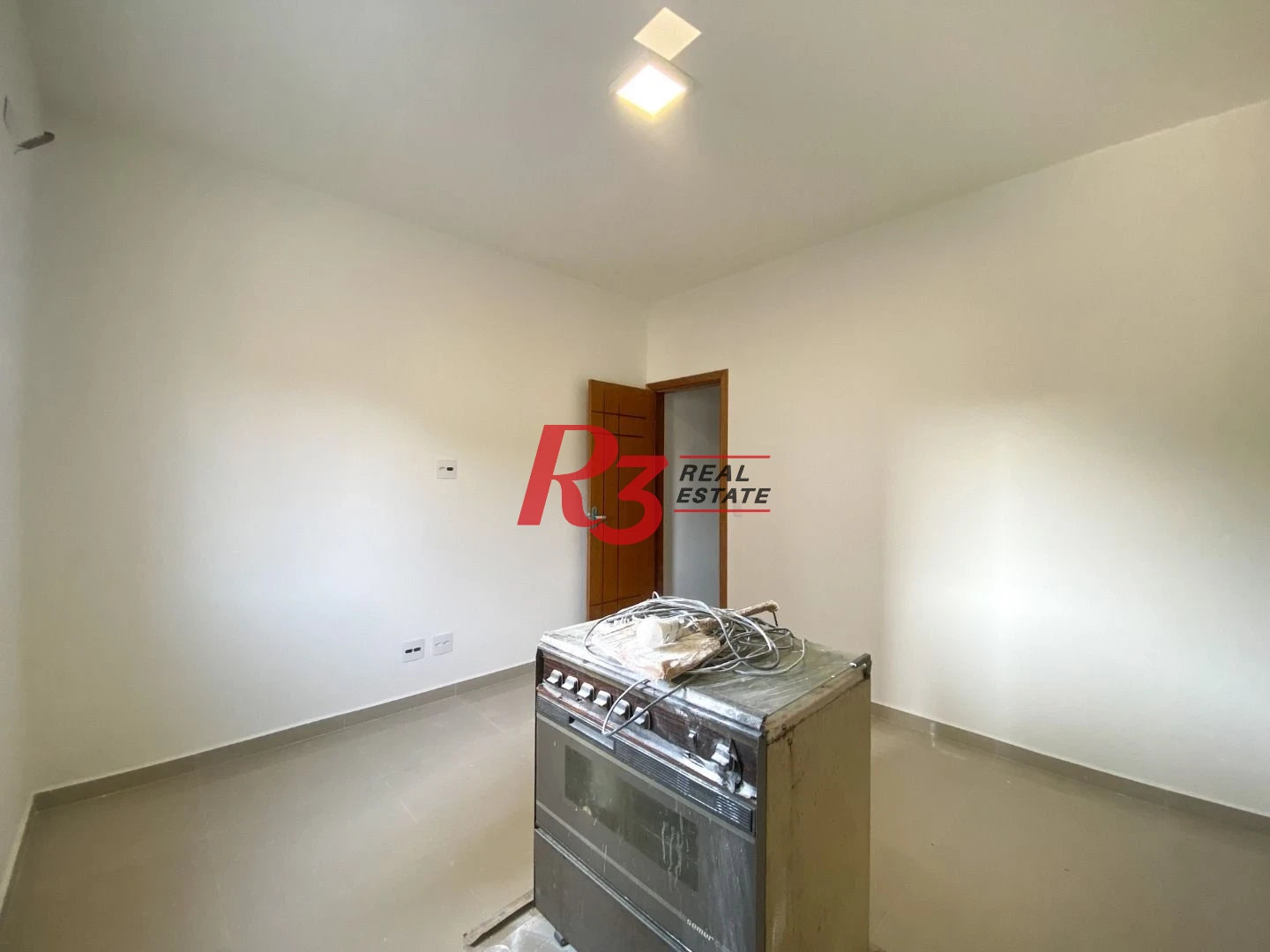 Sobrado com 3 dormitórios à venda, 120 m² por R$ 1.245.000,00 - Boqueirão - Santos/SP