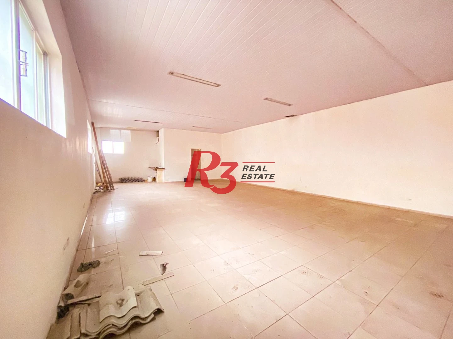 Ótima oportunidade para loja comercial, no Centro de Santos!!