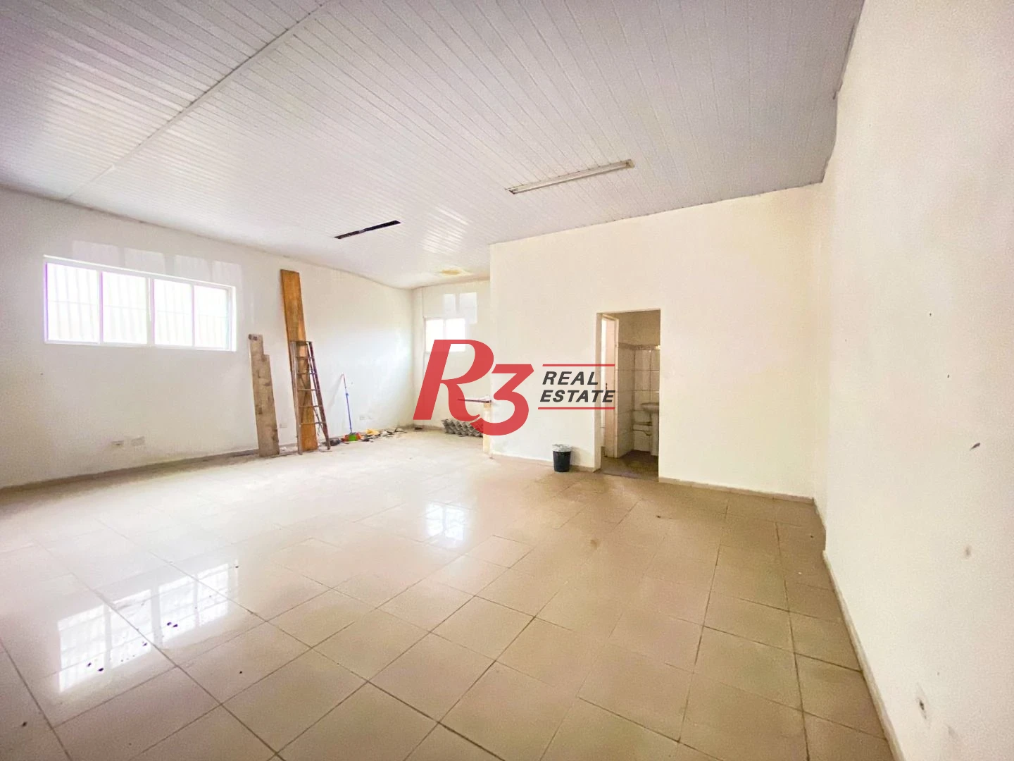Ótima oportunidade para loja comercial, no Centro de Santos!!