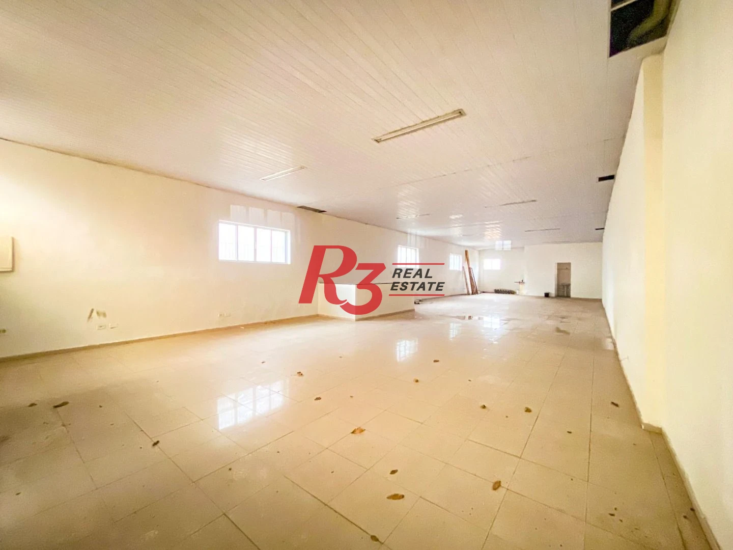 Ótima oportunidade para loja comercial, no Centro de Santos!!