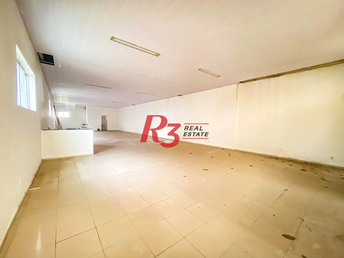 Ótima oportunidade para loja comercial, no Centro de Santos!!