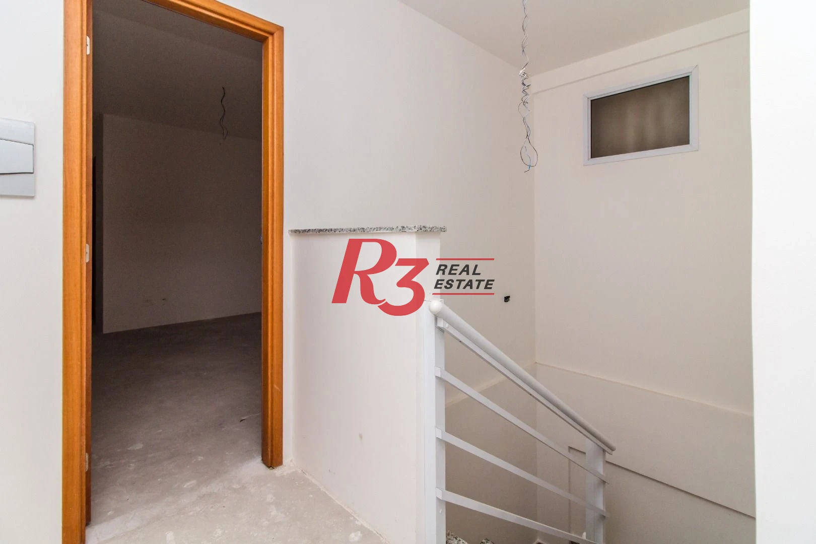 Apartamento Duplex com 3 dormitórios à venda, 131 m² por R$ 989.000,00 - Encruzilhada - Santos/SP