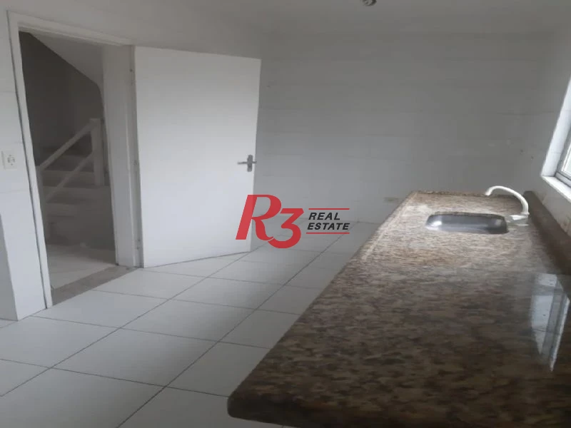 Casa com 3 dormitórios à venda, 114 m² no Parque Bitaru em São Vicente/SP