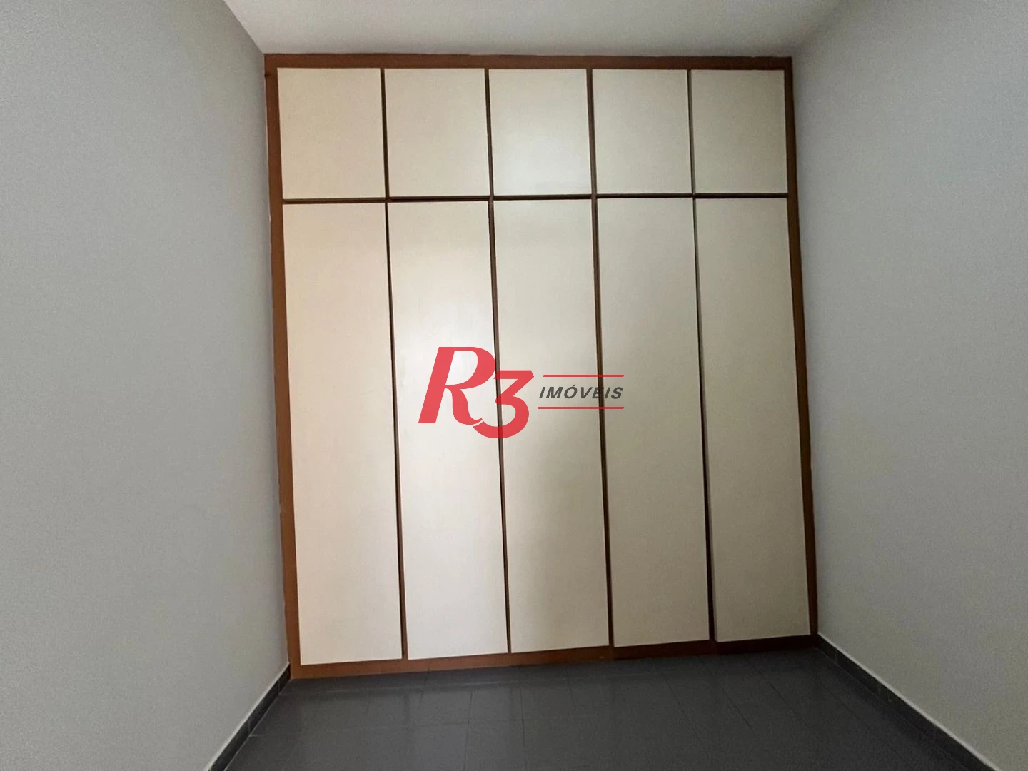 Apartamento com 2 dormitórios para alugar, 115 m² por R$ 5.622,23/mês - Gonzaga - Santos/SP