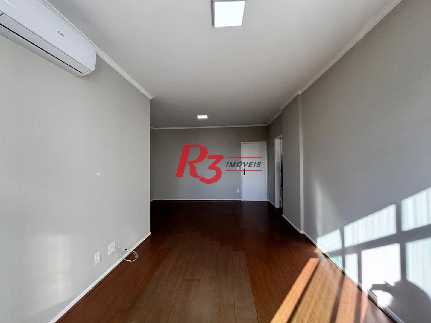 Apartamento com 2 dormitórios para alugar, 115 m² por R$ 5.622,23/mês - Gonzaga - Santos/SP