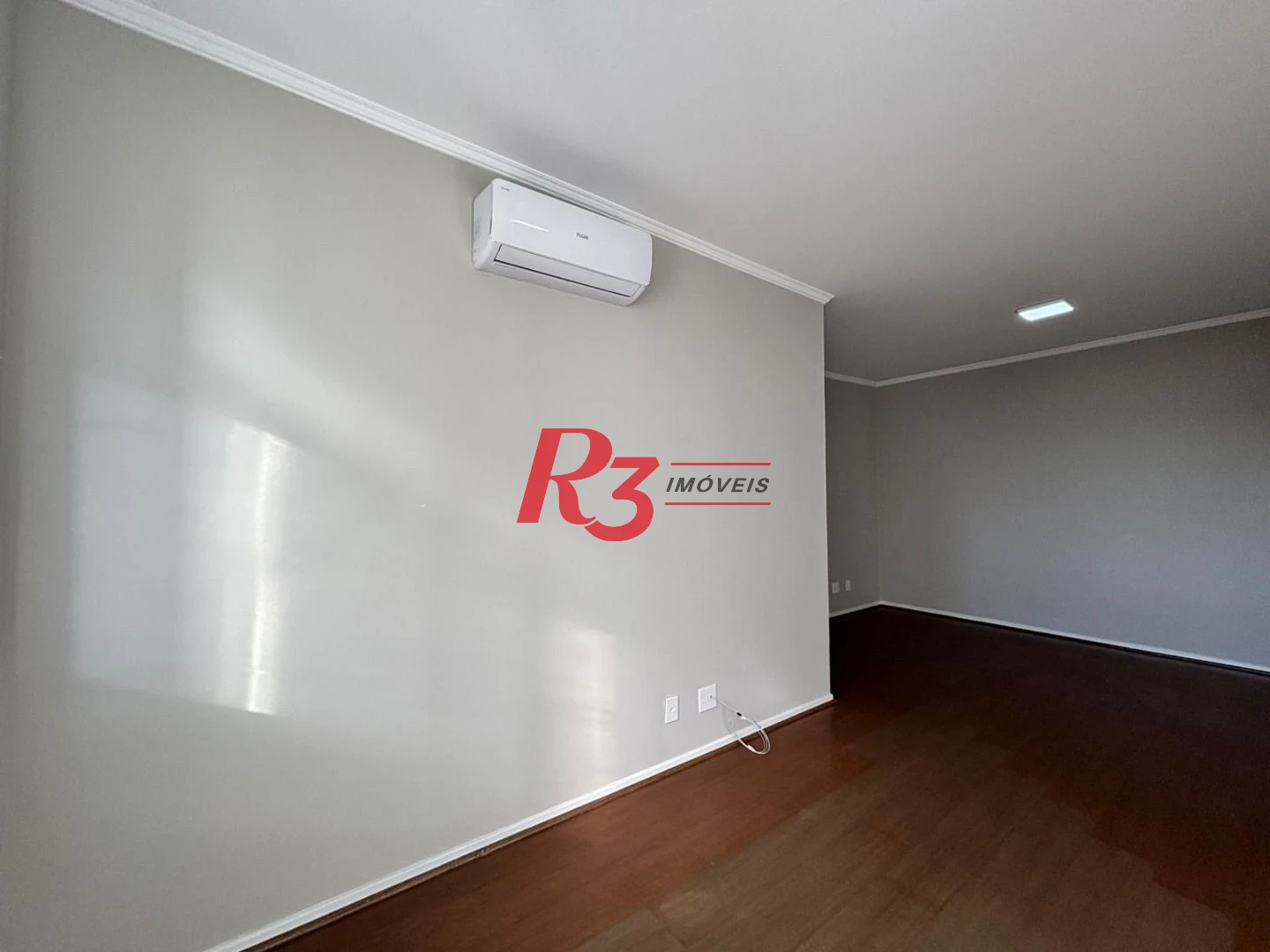 Apartamento com 2 dormitórios para alugar, 115 m² por R$ 5.622,23/mês - Gonzaga - Santos/SP