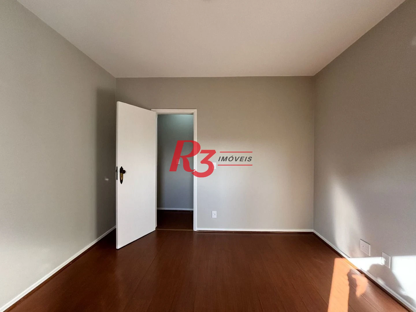 Apartamento com 2 dormitórios para alugar, 115 m² por R$ 5.622,23/mês - Gonzaga - Santos/SP