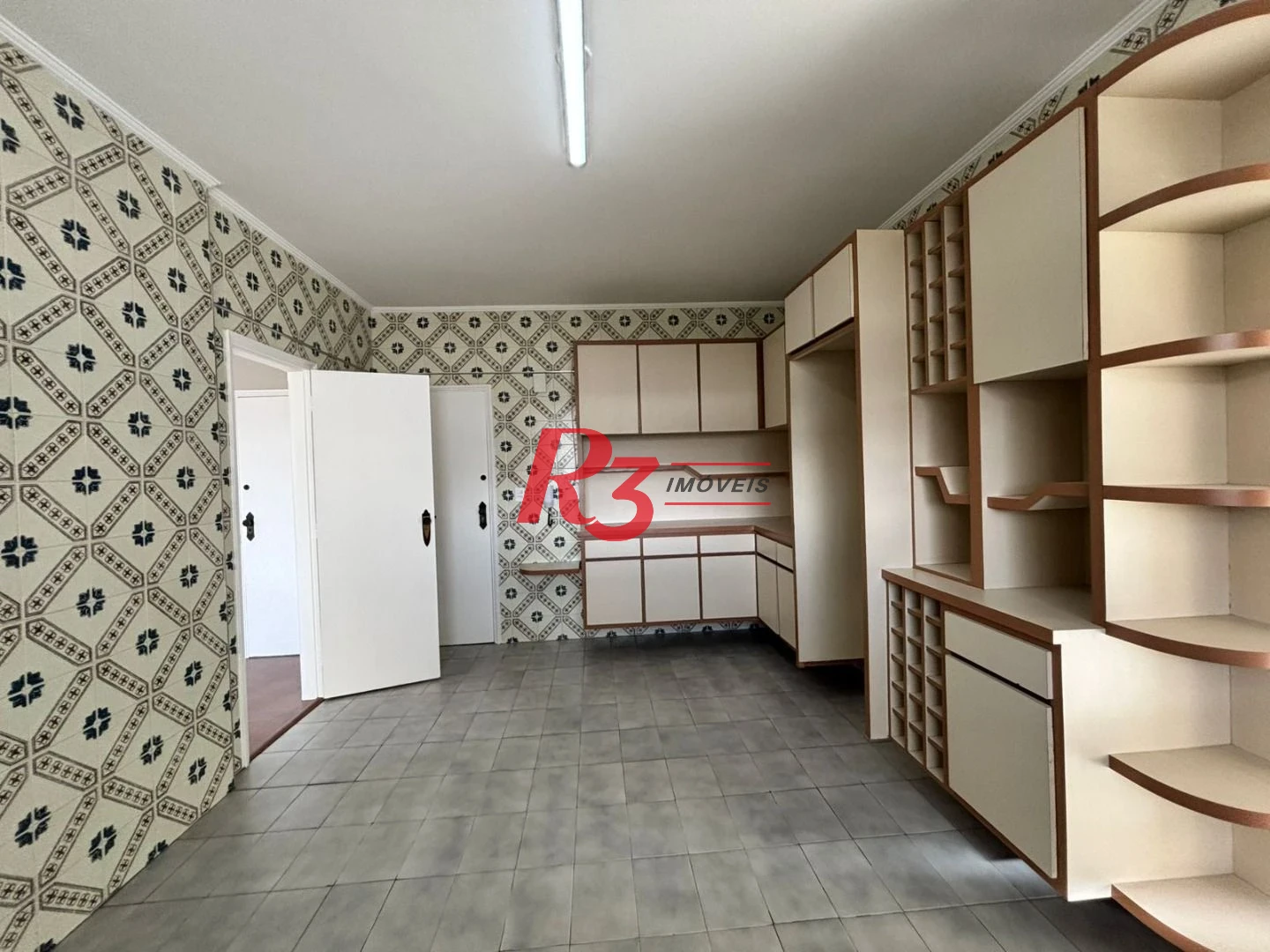 Apartamento com 2 dormitórios para alugar, 115 m² por R$ 5.622,23/mês - Gonzaga - Santos/SP