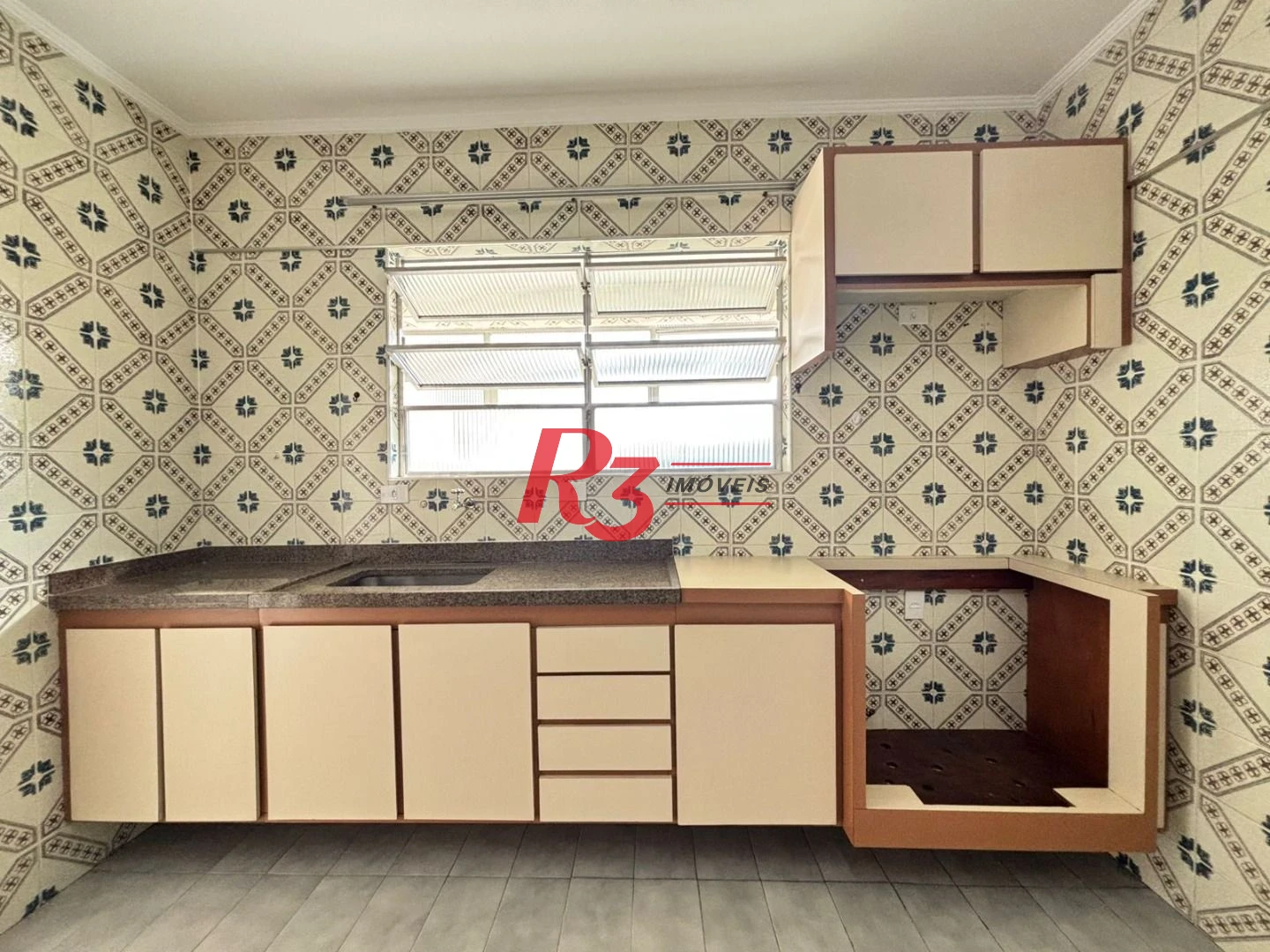 Apartamento com 2 dormitórios para alugar, 115 m² por R$ 5.622,23/mês - Gonzaga - Santos/SP