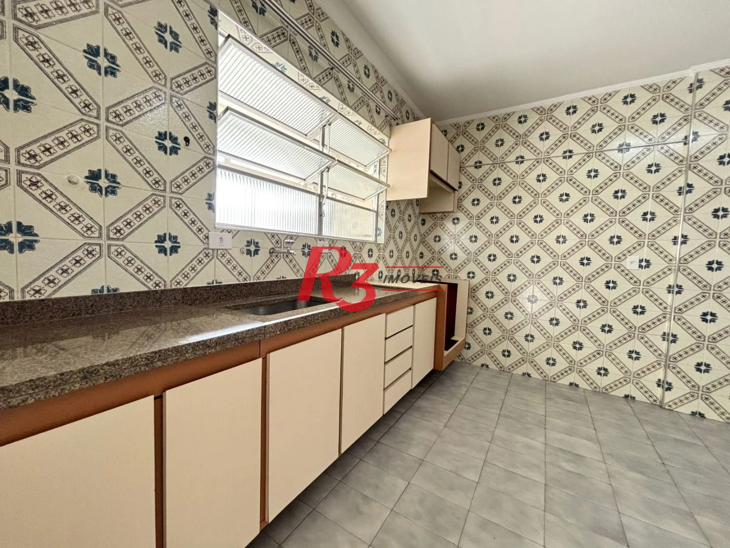 Apartamento com 2 dormitórios para alugar, 115 m² por R$ 5.622,23/mês - Gonzaga - Santos/SP