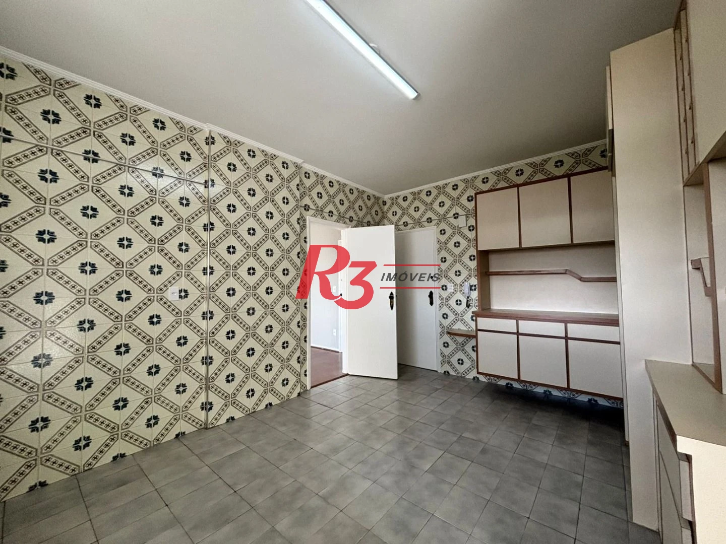 Apartamento com 2 dormitórios para alugar, 115 m² por R$ 5.622,23/mês - Gonzaga - Santos/SP