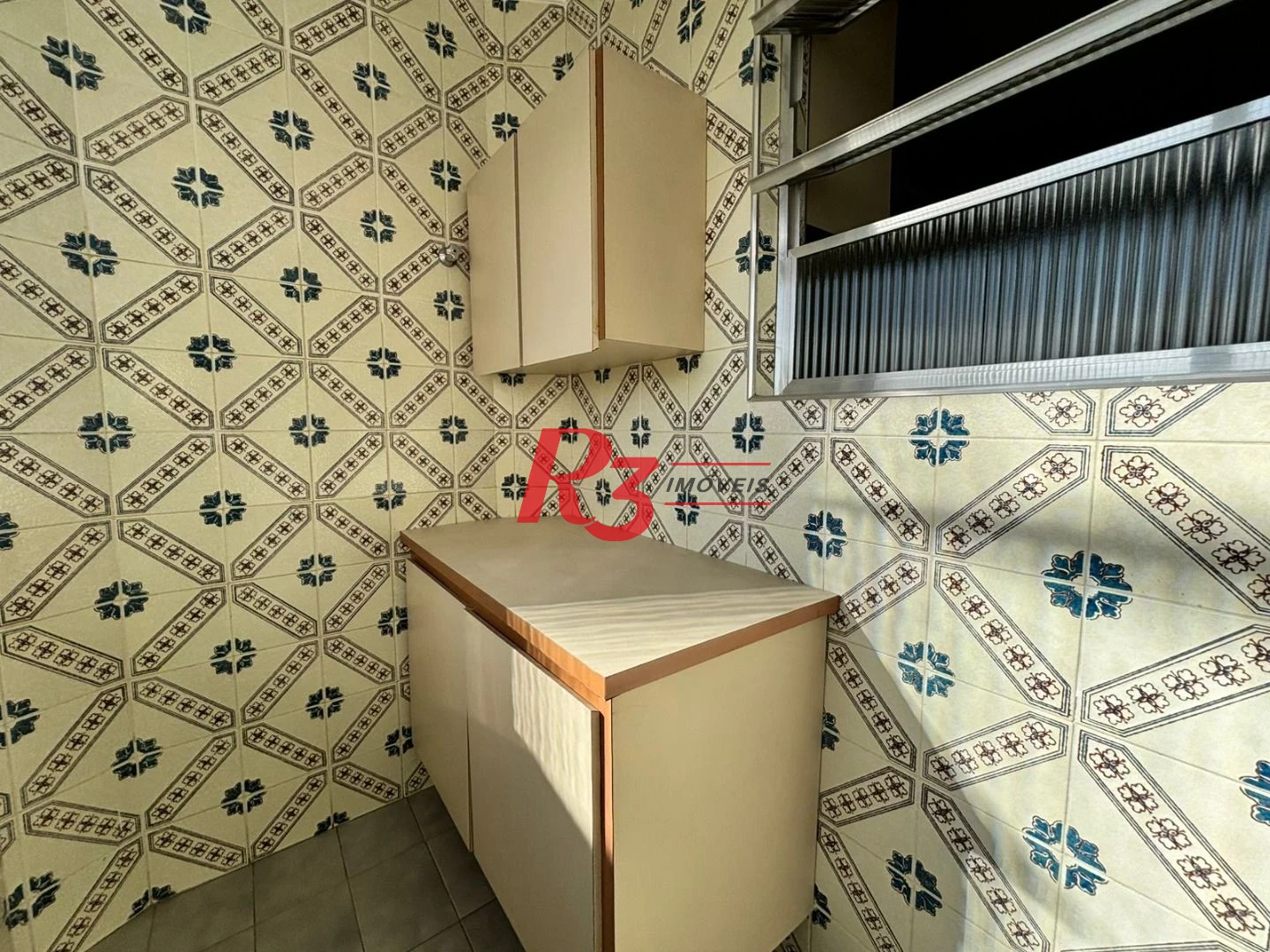 Apartamento com 2 dormitórios para alugar, 115 m² por R$ 5.622,23/mês - Gonzaga - Santos/SP