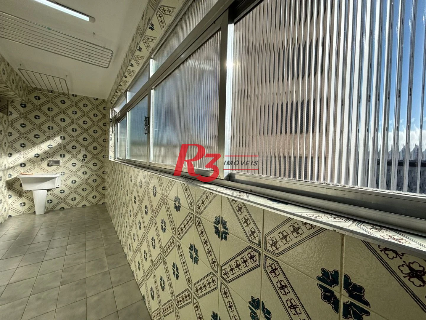 Apartamento com 2 dormitórios para alugar, 115 m² por R$ 5.622,23/mês - Gonzaga - Santos/SP