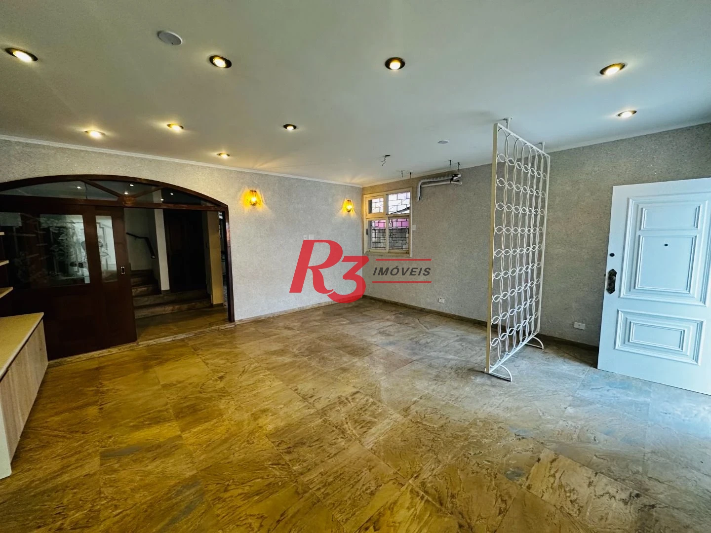 Casa para alugar, 200 m² por R$ 15.670,00/mês - Gonzaga - Santos/SP
