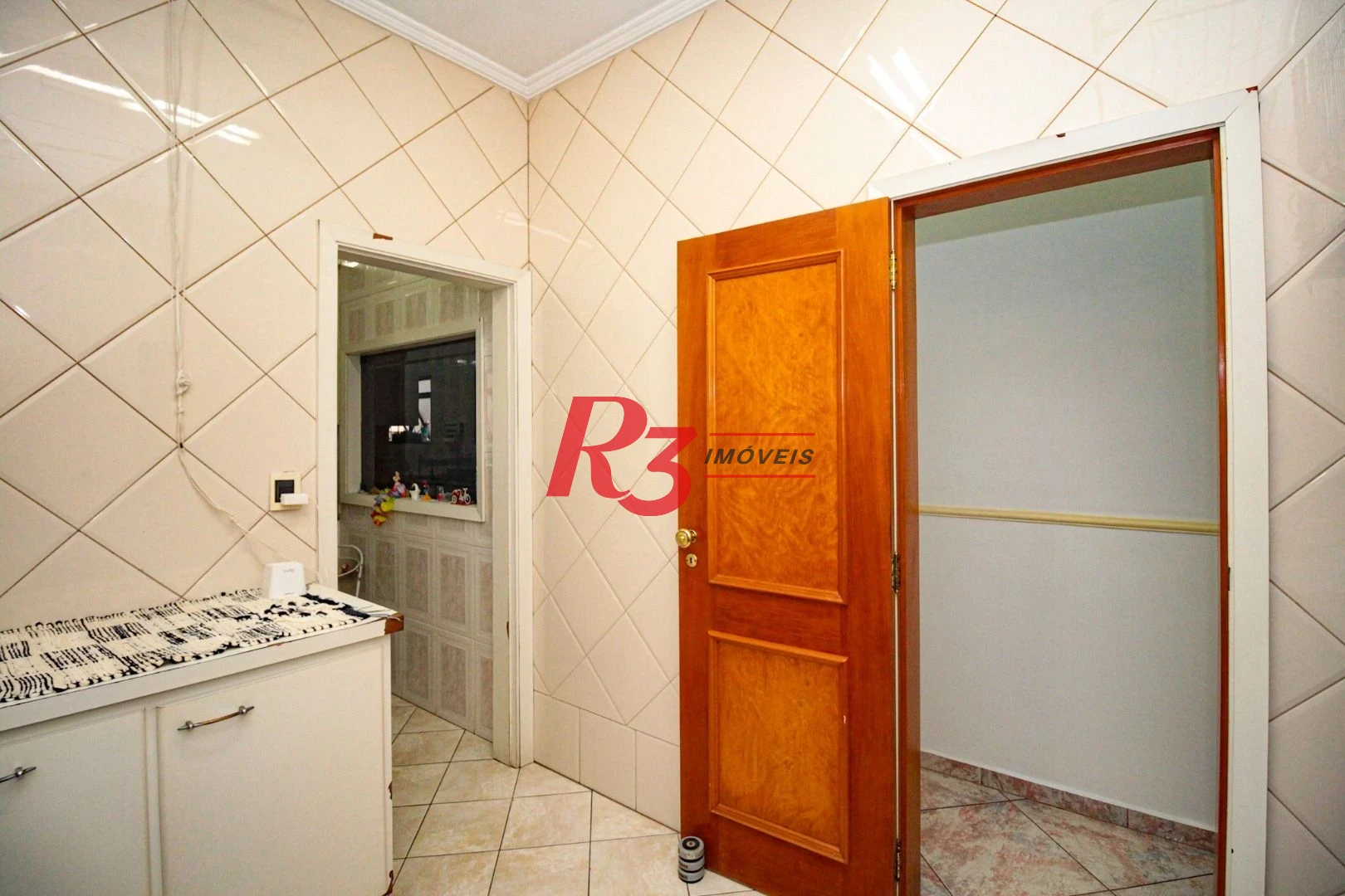 Sobrado com 5 dormitórios à venda, 258 m² - Embaré - Santos/SP