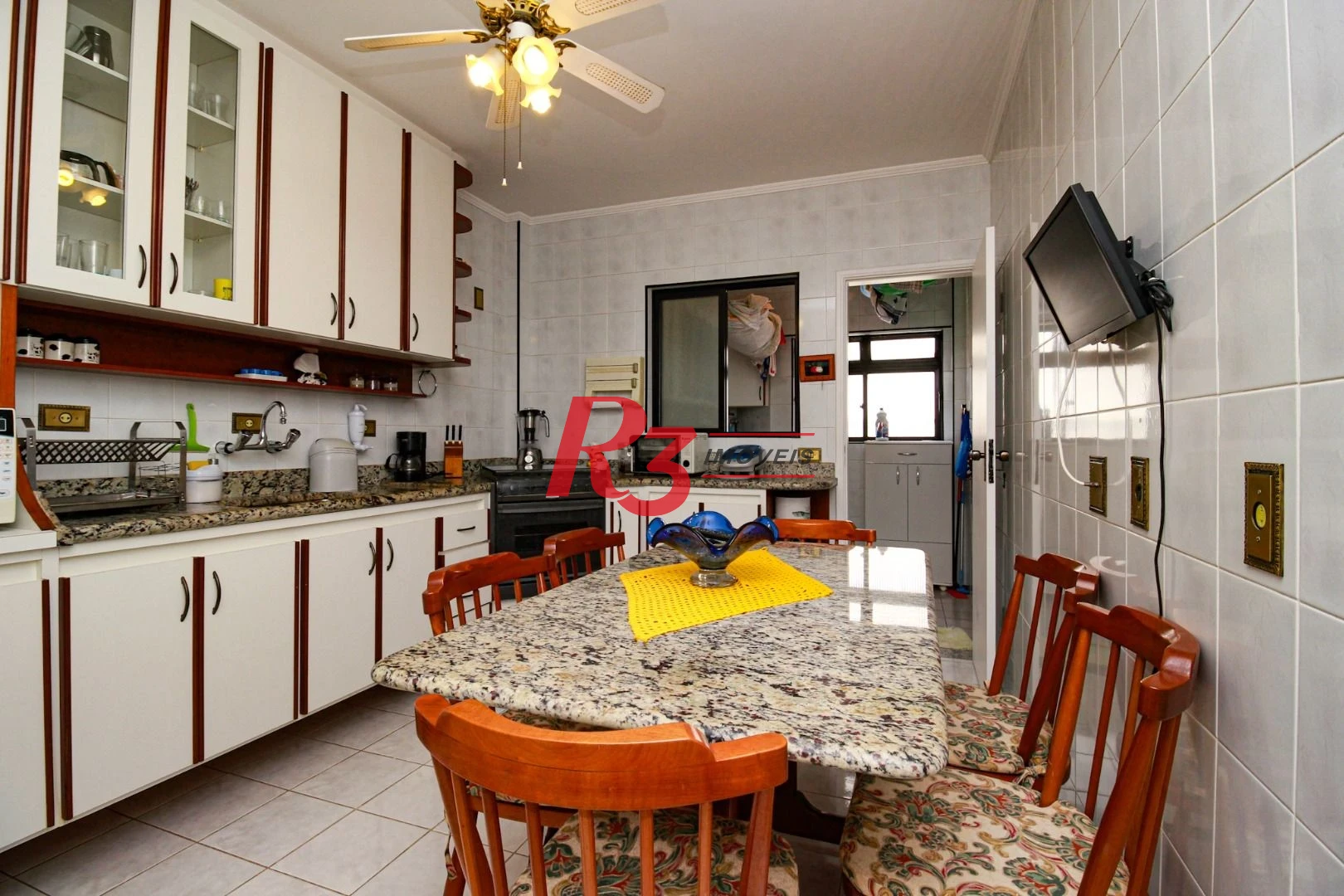 Apartamento com 3 dormitórios à venda, 120 m² por R$ 1.300.000,00 - Embaré - Santos/SP