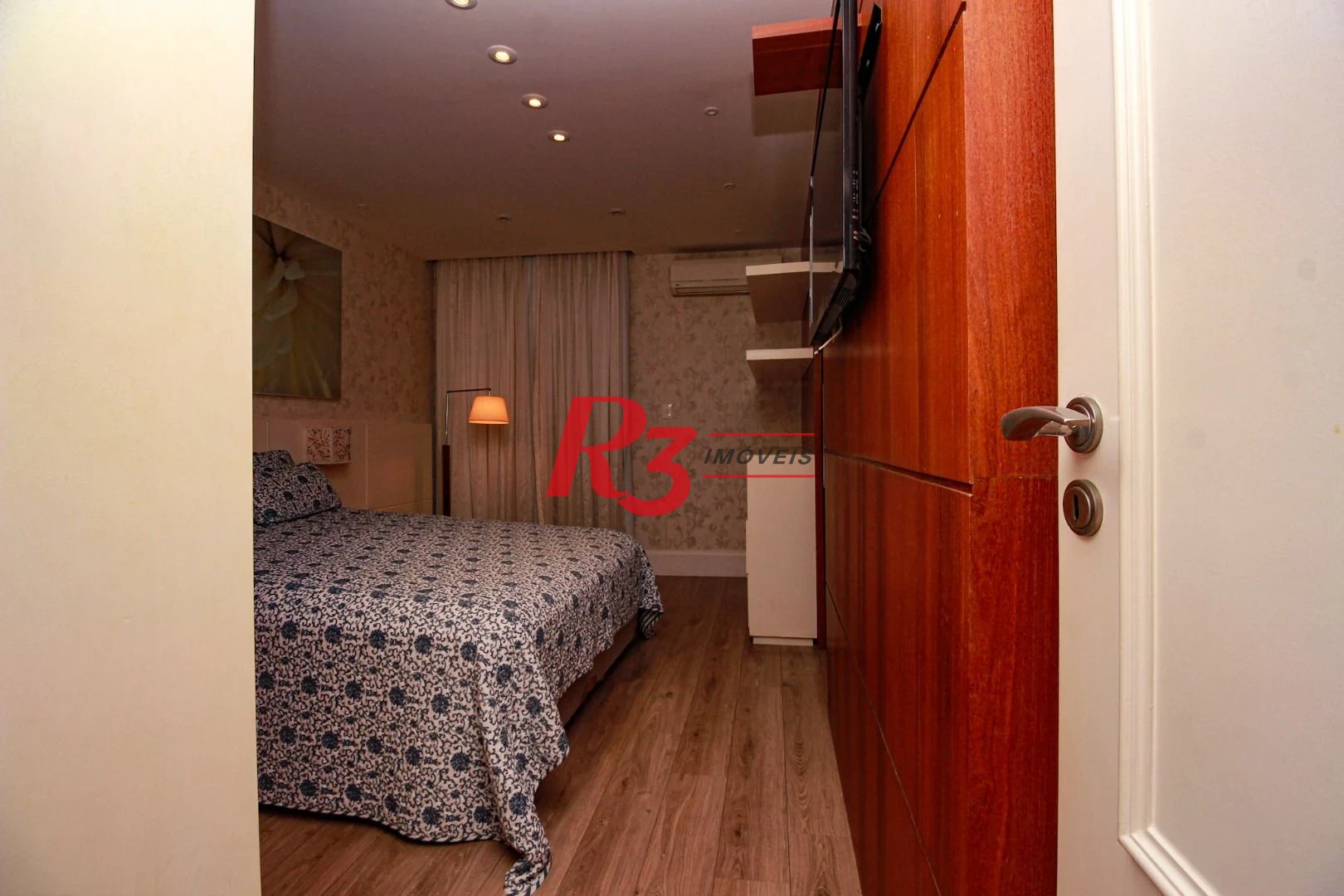 Apartamento com 4 dormitórios para alugar, 204 m² por R$ 18.000,00/mês - Gonzaga - Santos/SP
