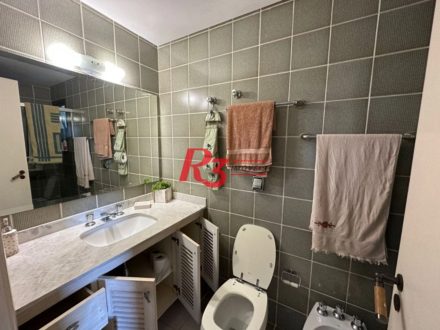 Apartamento com 3 dormitórios à venda, 162 m² por R$ 1.200.000,00 - Morro Sorocotuba - Guarujá/SP