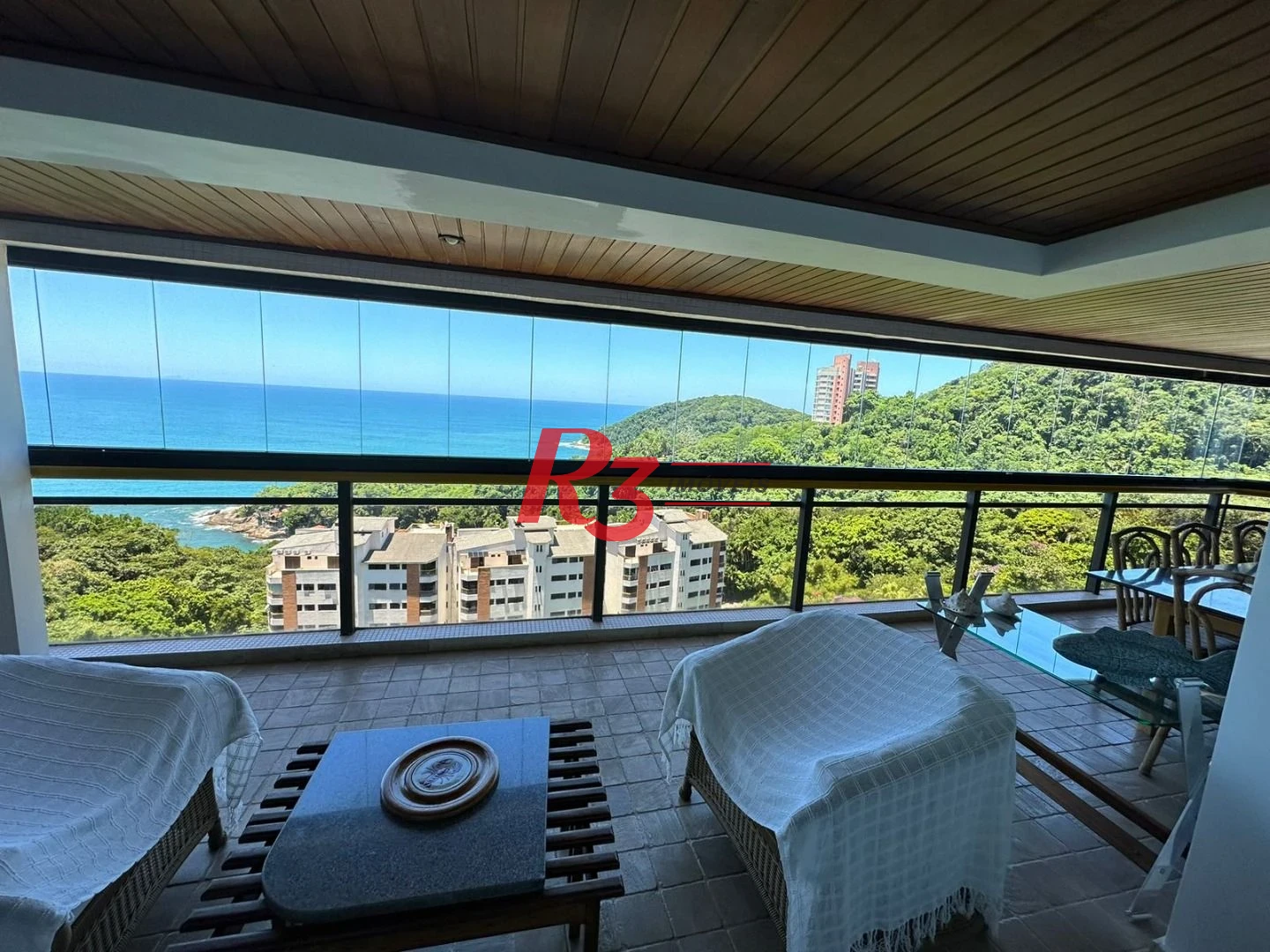 Apartamento com 3 dormitórios à venda, 162 m² por R$ 1.200.000,00 - Morro Sorocotuba - Guarujá/SP