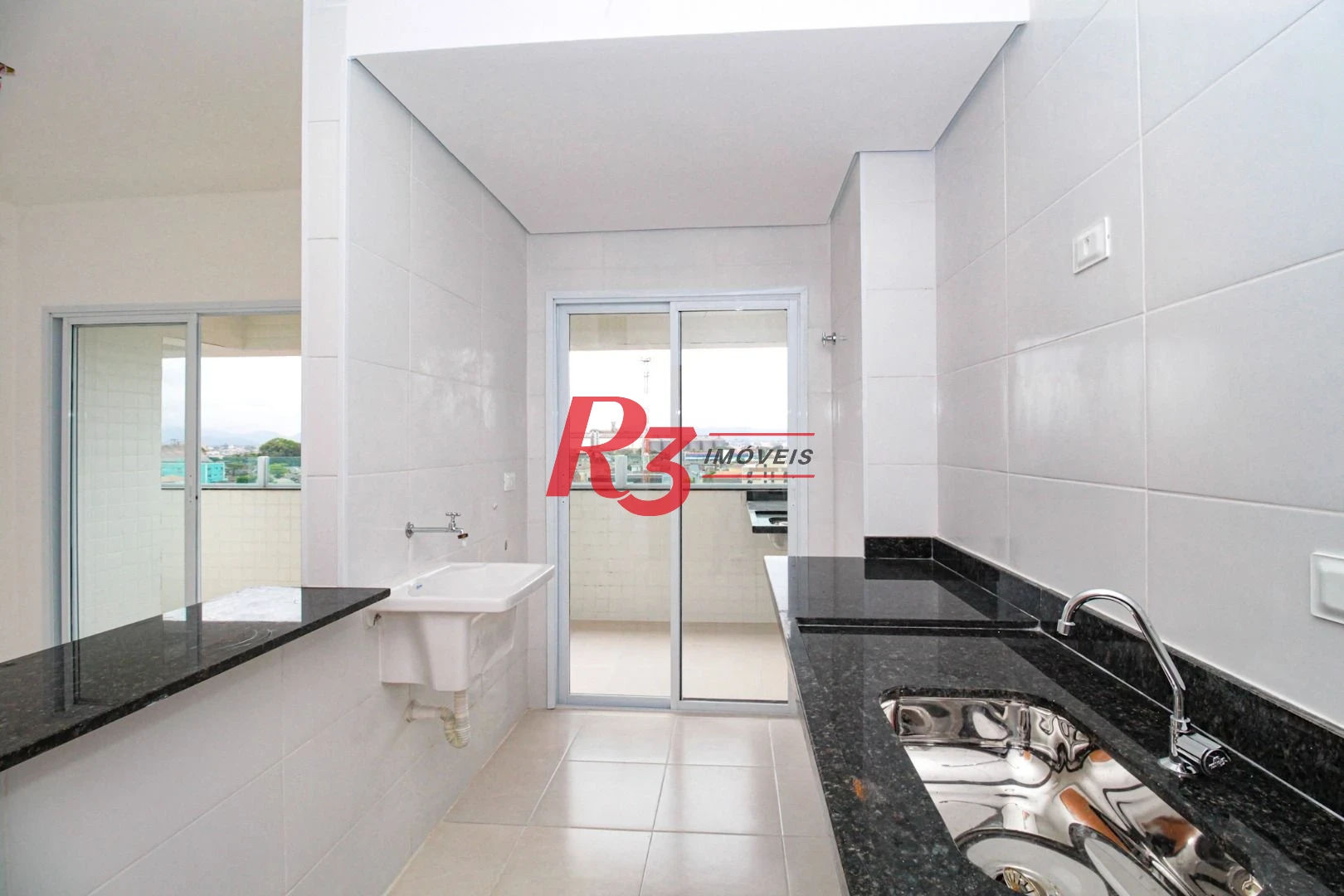 Apartamento com 2 dormitórios à venda, 61 m² por R$ 550.000,00 - Macuco - Santos/SP