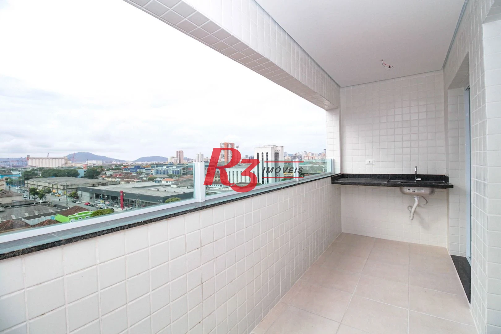 Apartamento com 2 dormitórios à venda, 61 m² por R$ 550.000,00 - Macuco - Santos/SP